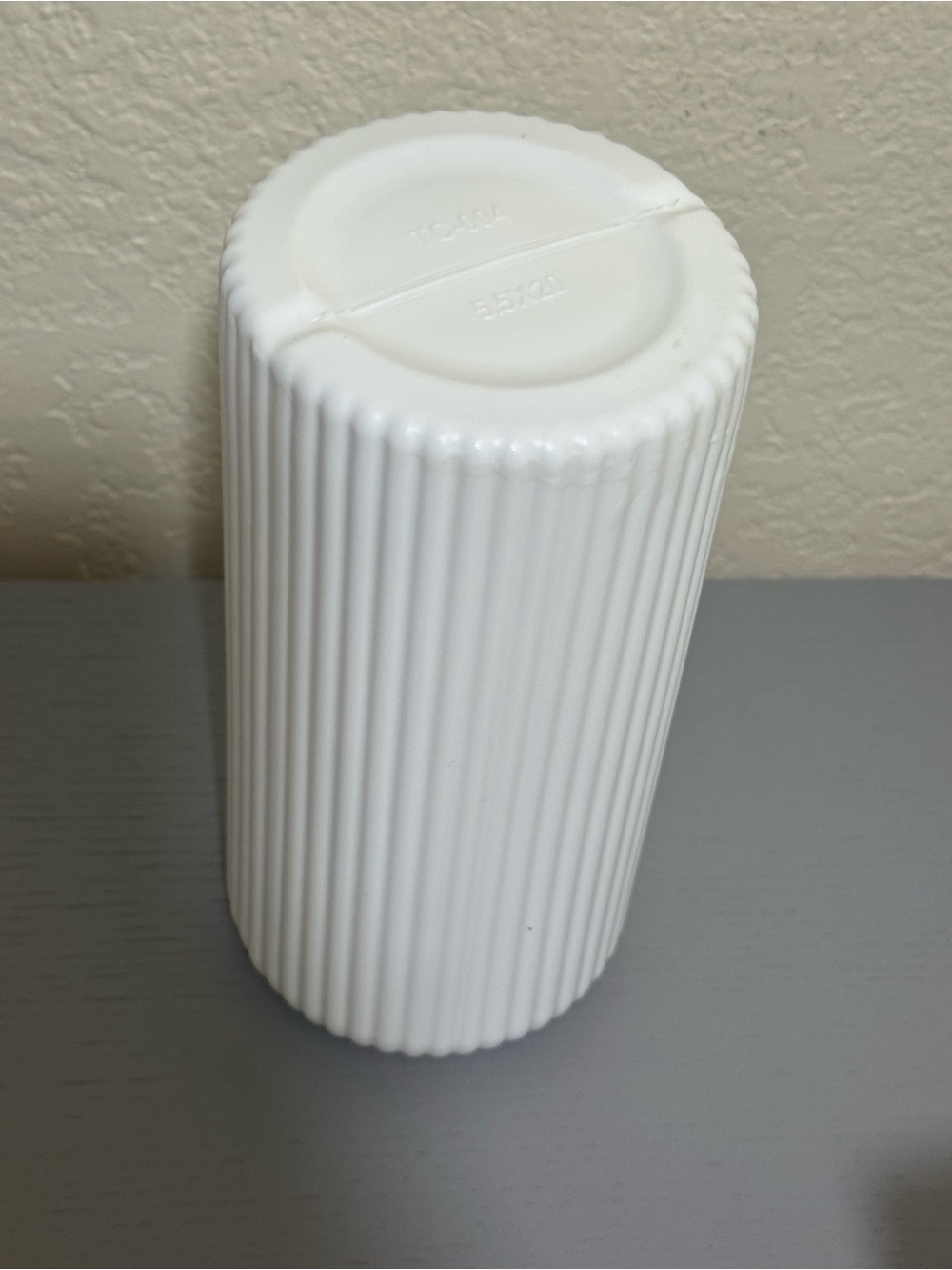 White Ribbed Plastic Vase - Picture 4 of 6